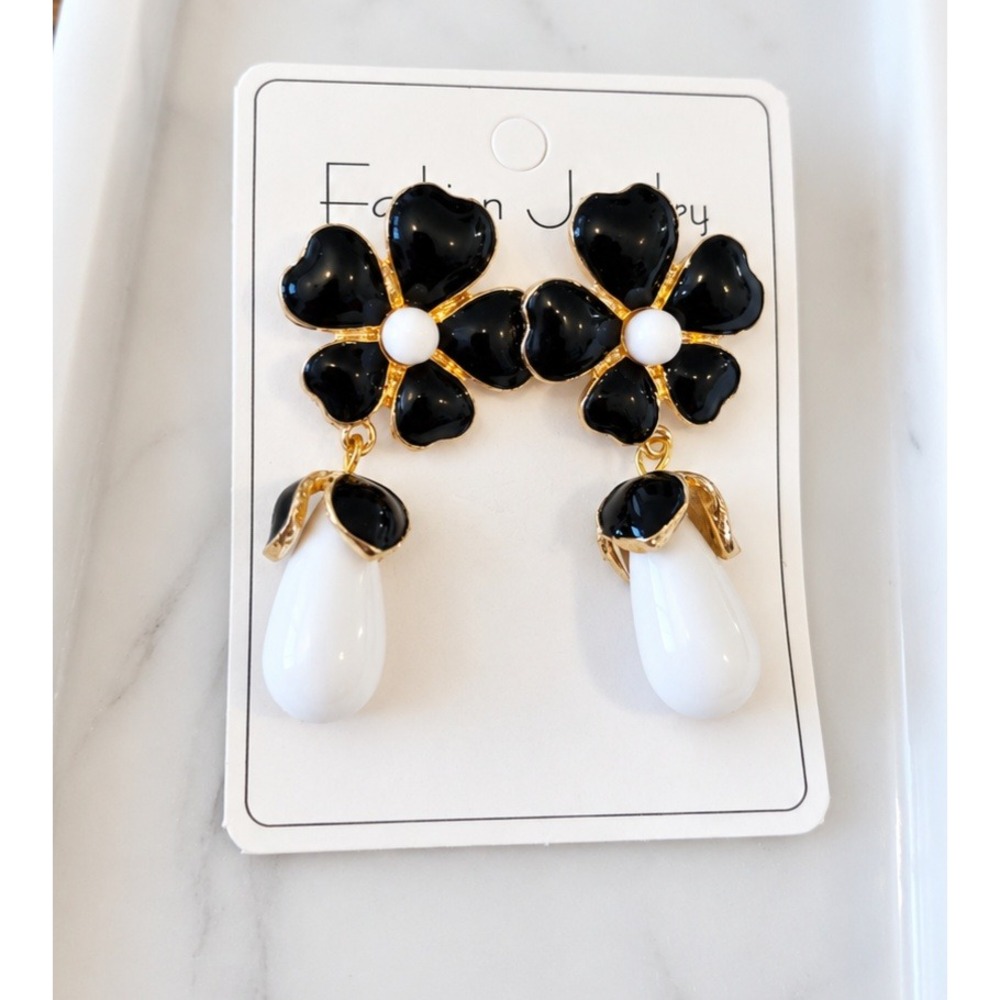 Fashion Jewelry Black White Enamel Flower Drop Earrings Gold Tone Statement Stud